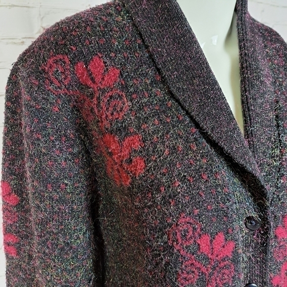 VINTAGE Handmade Knit Cardigan Sweater - Picture 3 of 11